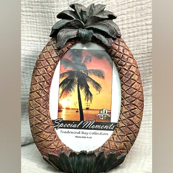 Tradewind Bay Collection Free Standing Palm Trees Oval Frame 4x6 - Picture 2 of 9